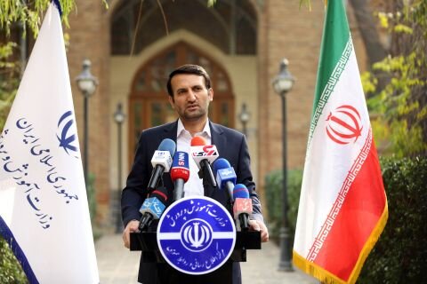 شروط واگذاری مسکن به فرهنگیان/ عدم تصویب شیوه‌نامه جذب ۳۰۰۰ دانش‌آموز در دانشگاه فرهنگیان