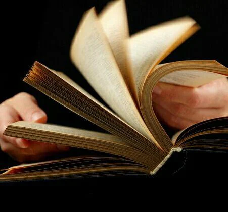 چگونه کتاب ها را به صورت الکترونیکی در دسترس عموم قرار دهیم؟